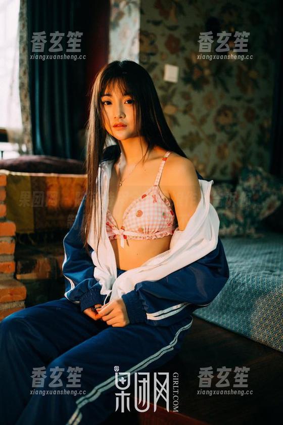 果团网 - 陈诗诗用全套厨娘作品告诉你，制服美的魅力无处不在！