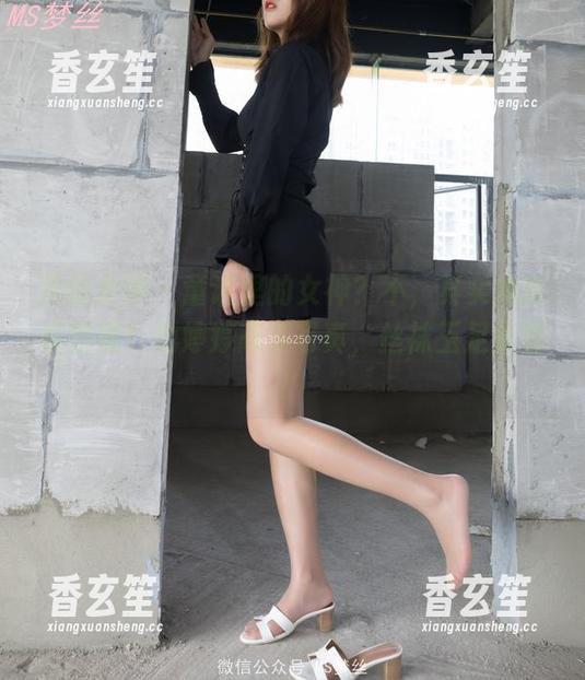 梦丝女神 - 童话里的女神？不，其实她就在宿楼！魏婷婷高清写真，丝袜玉足来袭！