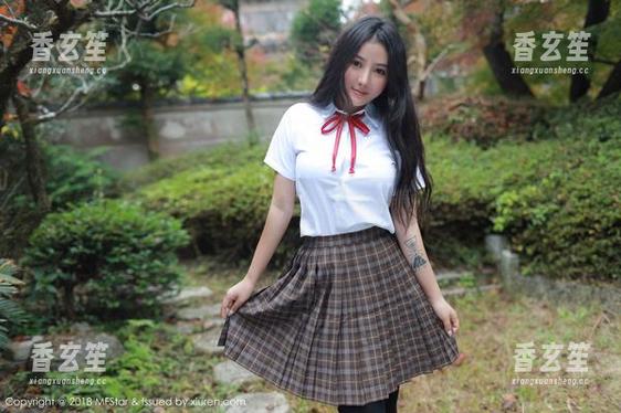 模范学院 - 优优的秘密美图合集，快来看看她藏了啥奇妙宝贝！