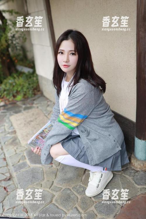 模范学院 - 星萌的夏日写真：小心，太美的光影会让人分心哦！