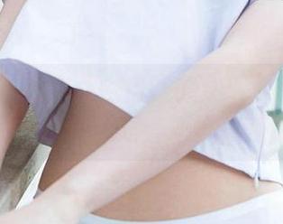 爱尤物 – 在家里做自己的女王：anna苏拉的高清居家写真集等你来翻！