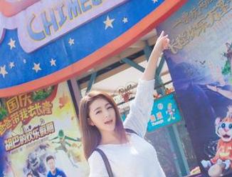 爱蜜社 – 图库精选：小热巴裸足写真，一步一步走进心里，忍不住多看几眼！