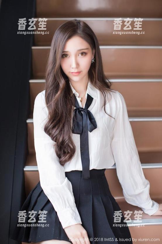 爱蜜社 - 黑白画面里的梦心玥，画外音：彩色？是我失踪的前任！