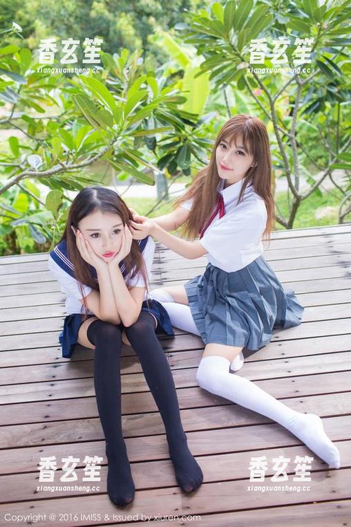 爱蜜社 - 丝袜里的莉莉Lily：我在图片和下载界限徘徊，你要不要来一脚？