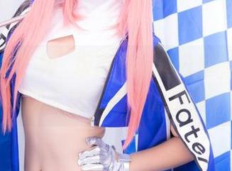 绝对女仆？神楽坂真冬写真分享，让你也想加入这个奇妙的世界。