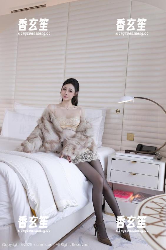 秀人网 - 如果你还没看过乔漫妮mina的比基尼写真，那你的夏天都不完整！