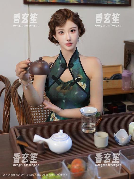 秀人网 - 穿上安然儿的连衣裙，一起享受这个免费合集的欢乐吧！
