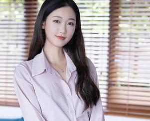 秀人网 – 办公室里的徐莉芝Booty，套图让我捉摸不透，到底是工作的魅力还是她的魅力？