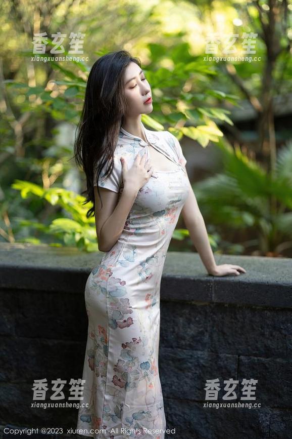 秀人网 - 圣诞节的私房风情：美图档案，拍黄瓜girl也挡不住