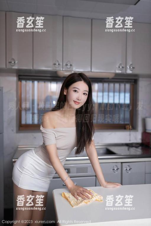 秀人网 - 校园里的白芷yy：原图下载，友情提示：看完记得回归现实哦！