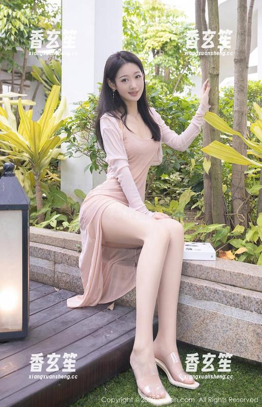 秀人网 - 糯美子更新啦！厨娘合集，看看她如何把食材和魅力一起煮沸