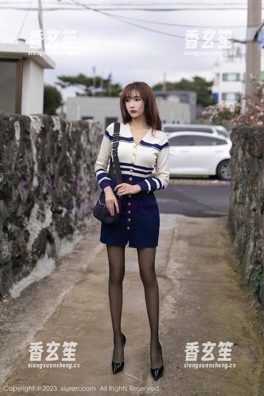 秀人网 - 颜浅浅Cindy：教室VS套图，谁让课堂变得如此诱人？