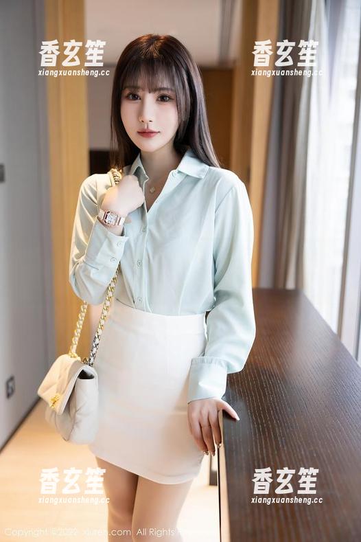 秀人网 - 麦田与她的美足作品：谁说脚应该藏在鞋子里？