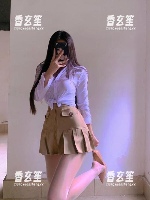 微密圈 - 辣妹日记小合集：粉色的猪陈佩奇的诱惑写真图包大揭秘