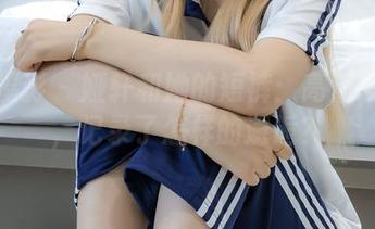绮梦摄影 – 娅轩和她的短裤：高清写真集，记录了怎样的邂逅？