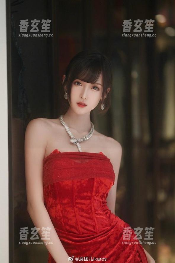 腐团儿Ikaros的微博自拍照杂图，高清到居然能看到心跳！