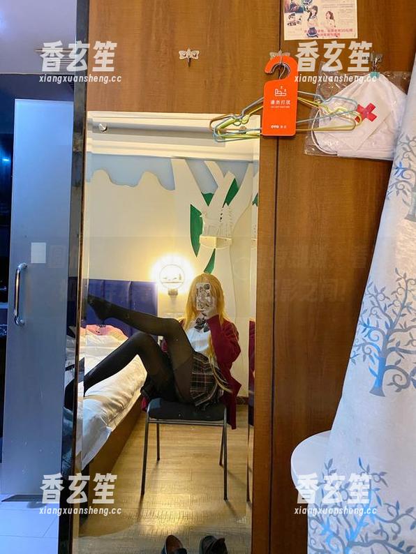 芋圆侑子365天日常，原图特别版：看她如何穿梭于美食和捕风捉影之间！