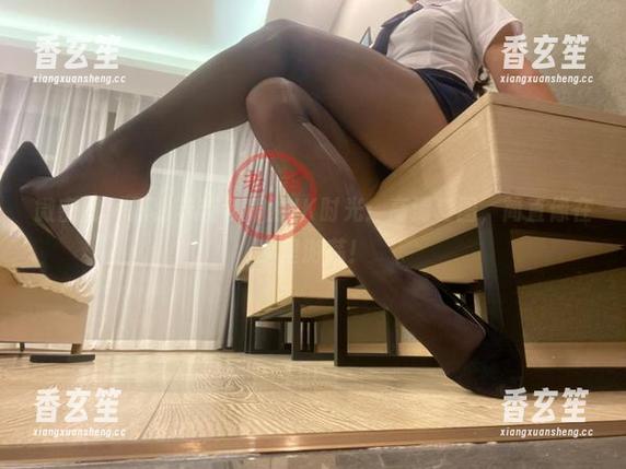 微密圈 - 探秘若若老师的JK时光：高清套图，简直像在梦里游荡！