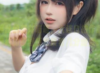 炫耀黑丝的荒井喵喵，六连自拍作品集，隐约的原图感觉嵌着几分幽默。