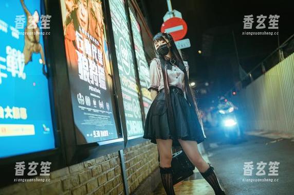 落落Raku在线，天使作品不只是美，更是那种‘你看看我，我在这里’的感觉！