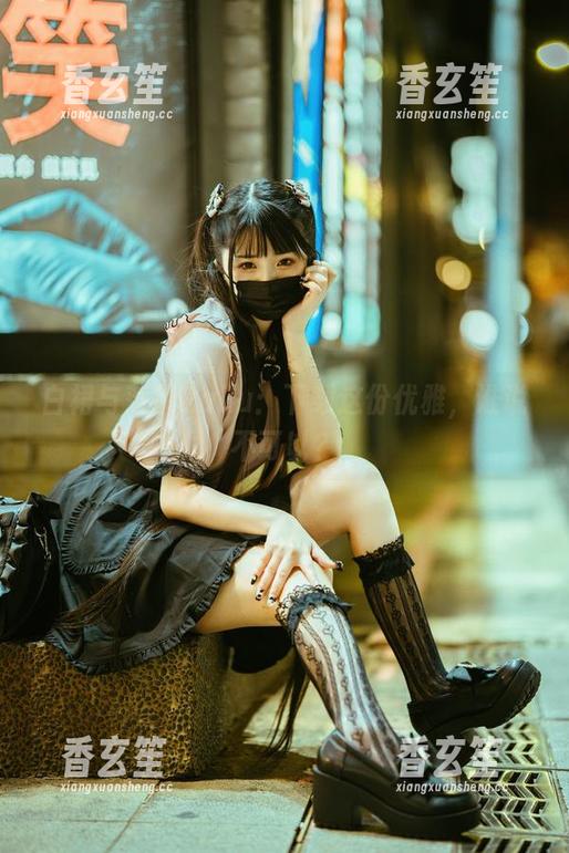 白裙与落落Raku：下载这份优雅，谁说不可以？