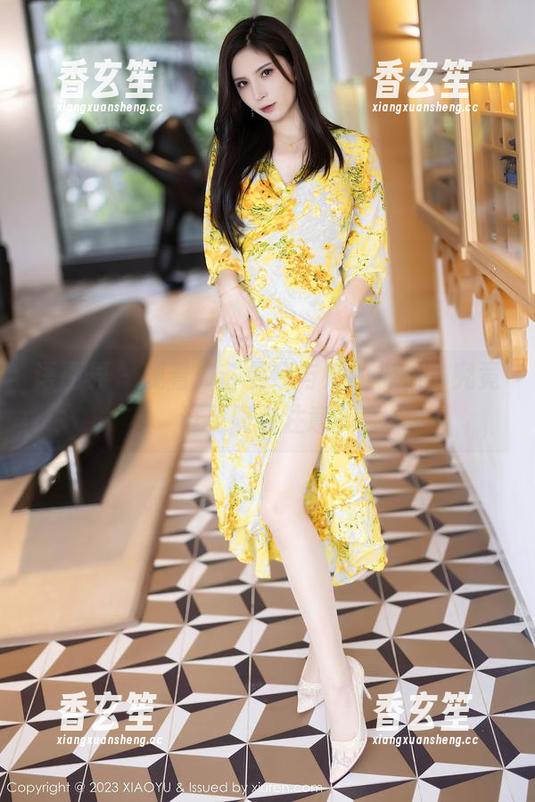 语画界 - 观看：苏曼兮与她的棉袜，究竟谁更吸引注意？