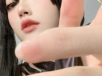 光辉自拍套图：趴趴捣蛋陌的自信秘诀，原来是一脸认真加上好心情！