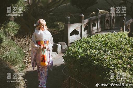 赛车服背后的这个泡泡就是逊啦：那一瞬间的魅力，作品集和原图尽显无疑！