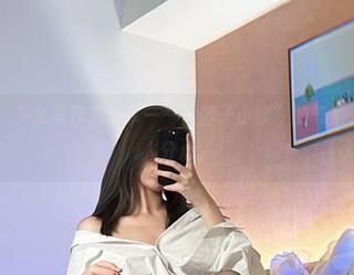 微密圈 – 少女写真集分享——“醇子小姨”的气质，绝对让人分心。