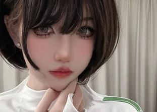 套图笔记：当阿薰kaOri的短裙与画面交汇时，世界更有色彩
