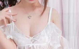 网盘里的泳装奇迹：雯妹不讲道理简直是我们心目中的‘水花精灵’！