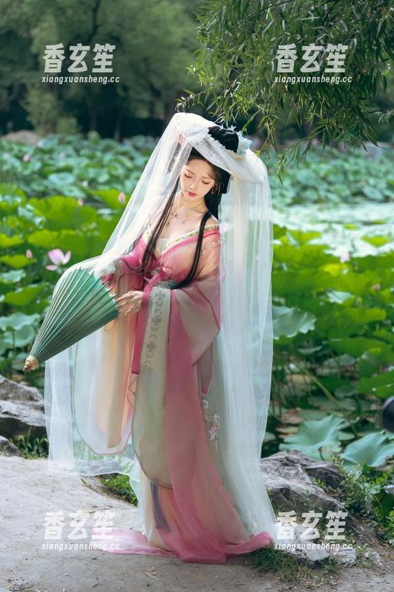 最新作品集：当护士遇上雯妹不讲道理，温暖与诱惑同在！