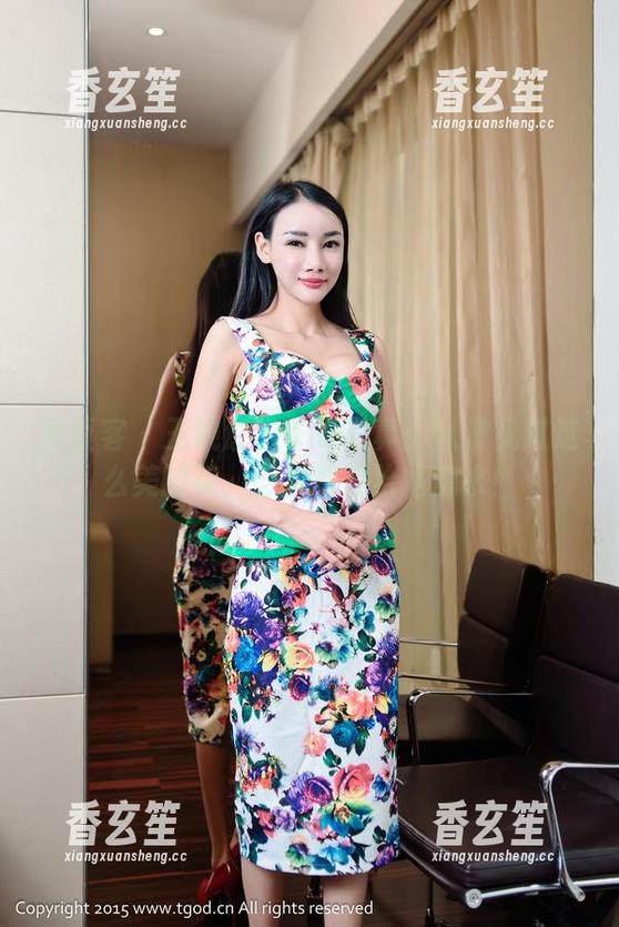 青豆客-王婉悠 青豆客 - 王婉悠的花嫁写真:从没见过这么美的花,连我都想给她浇水!