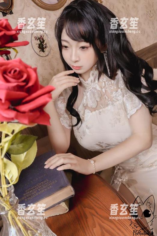 韶陌陌的图集短裙，忍不住想给个满分，aesthetics满分！
